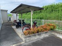レオパレスアズーリ 駐車場