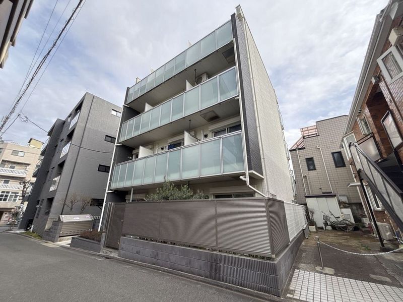 レオネクストラグーザ馬事公苑 外観