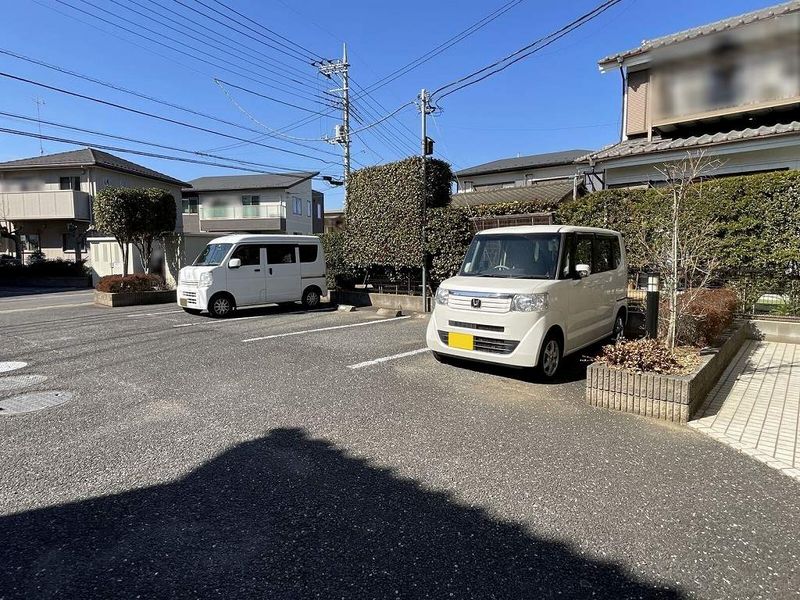 レオパレスグリーンハイツユービー 駐車場