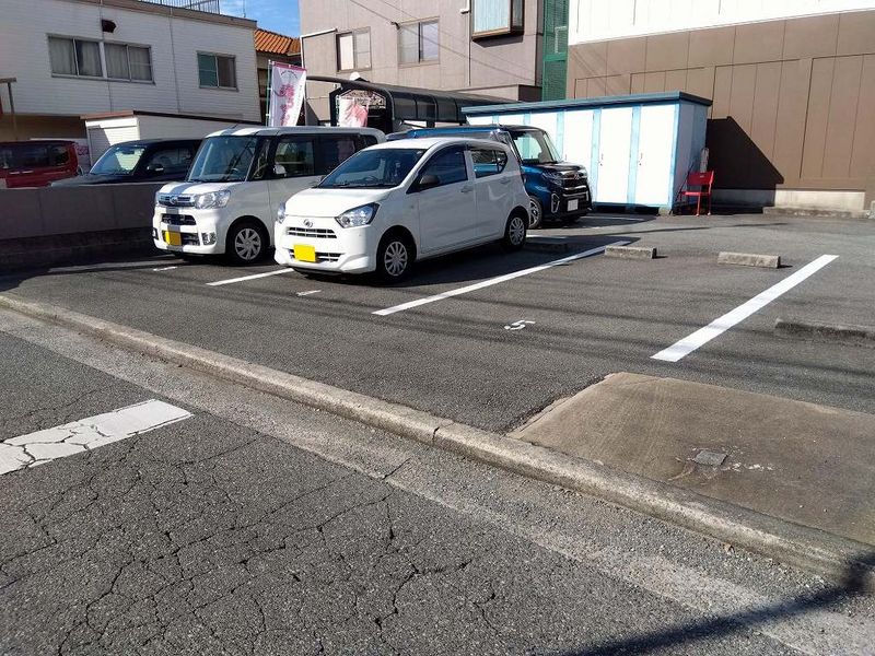 レオパレス正和荘 駐車場