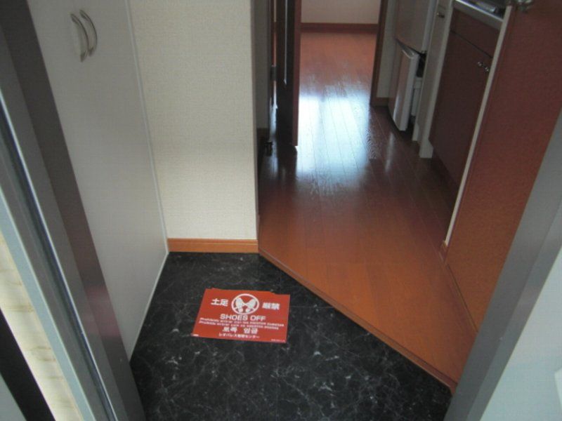 レオパレスＭＹツール 玄関