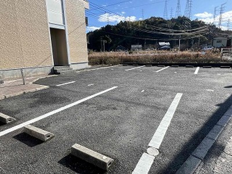 レオパレスマハナ　ワレア 駐車場
