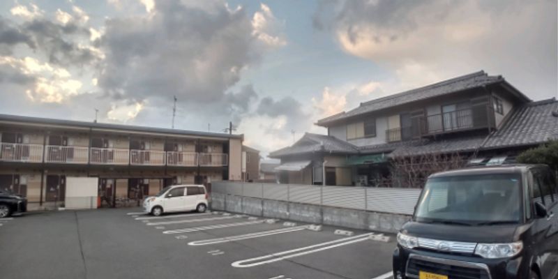 レオパレスさくら 駐車場