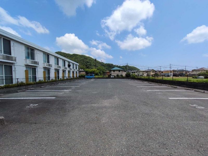 レオパレスサニーハイツⅡ 駐車場