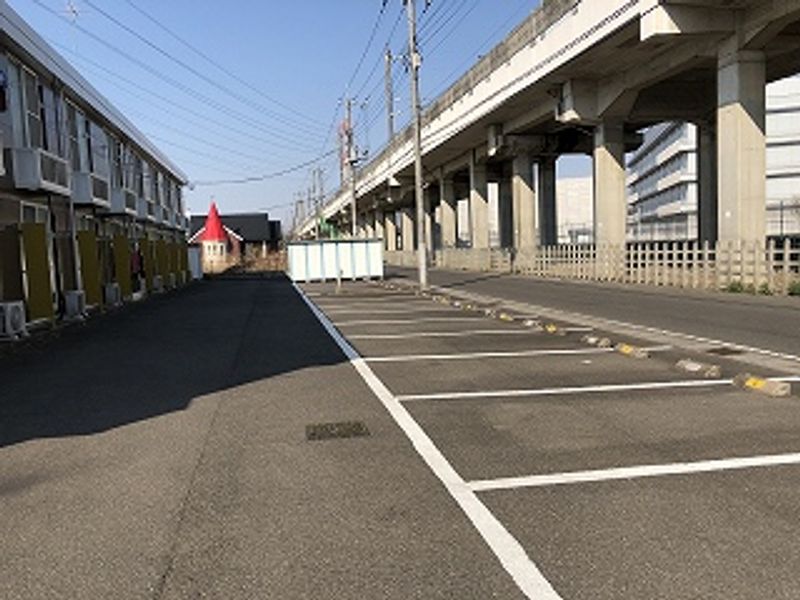 レオパレスボヌール 駐車場