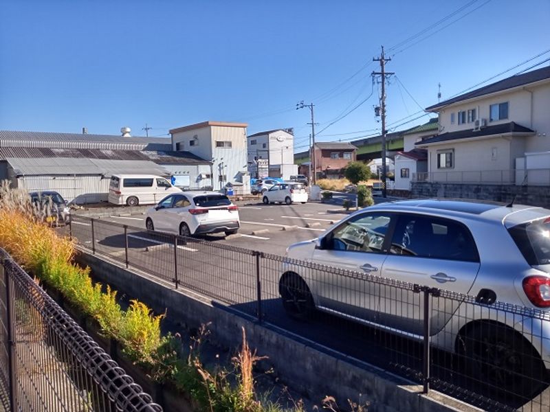 レオパレスアルカンシェル 駐車場