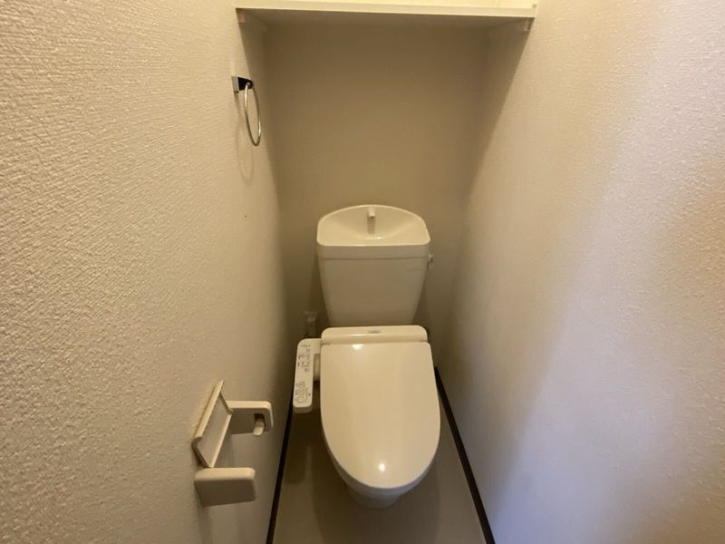 LEONEXT Meito Hon Dori West Toilet