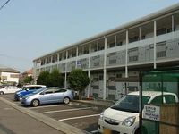 レオパレスクレスト 駐車場
