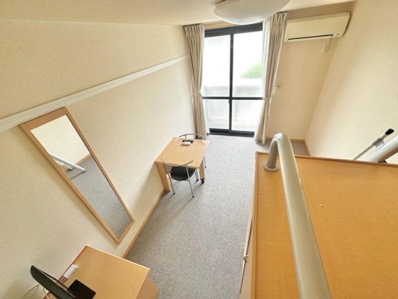 レオパレスグランド　オープリー 居間