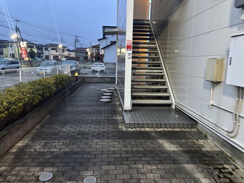レオパレス柏座 エントランス