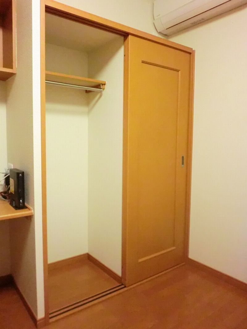 レオパレス仙元山 収納
