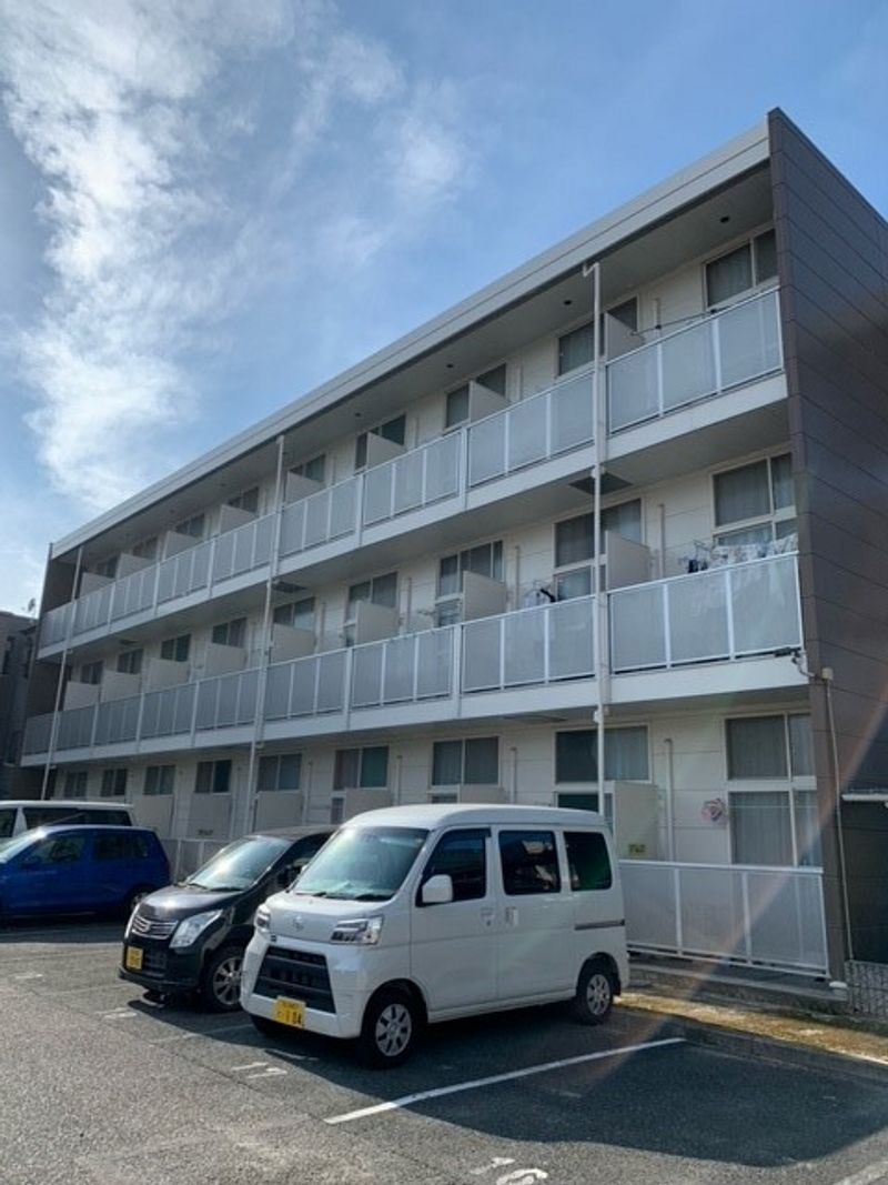 レオパレスさかえ 外観