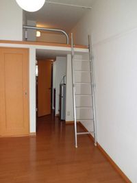 レオパレスＲＥＩ 居間