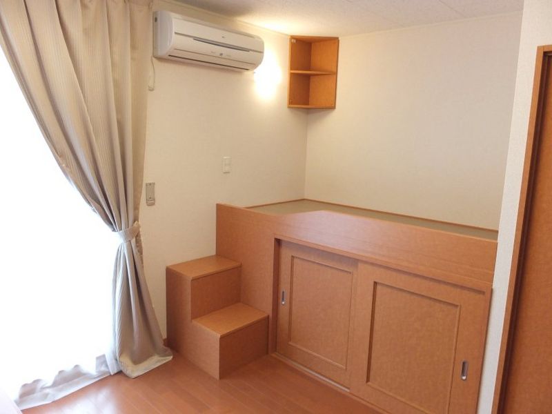 レオパレスノースヒルズ 居間