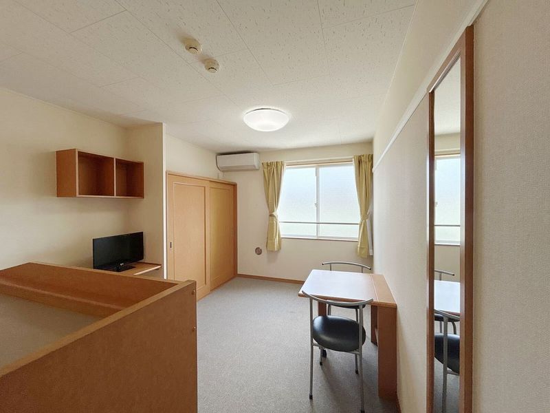 レオパレス鈴木第２ 居間