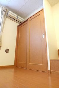 レオパレスながしま 収納
