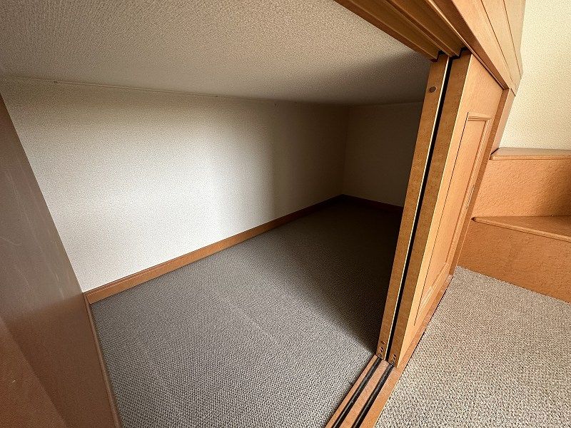 レオパレスカレーラ藤富 収納