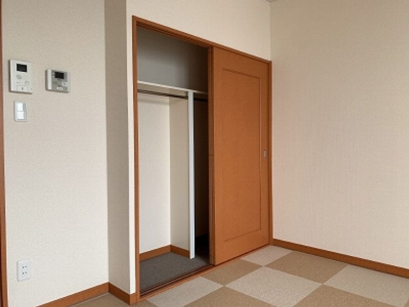 レオパレスグランディ朝日 収納