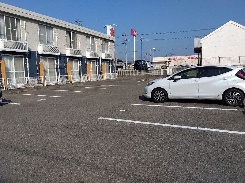レオパレスエスペランサ２００２ 駐車場