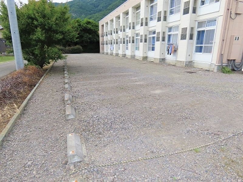 レオパレスニスモ 駐車場