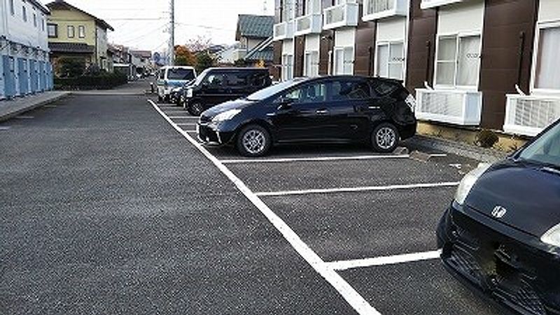 レオパレス道上Ａ 駐車場