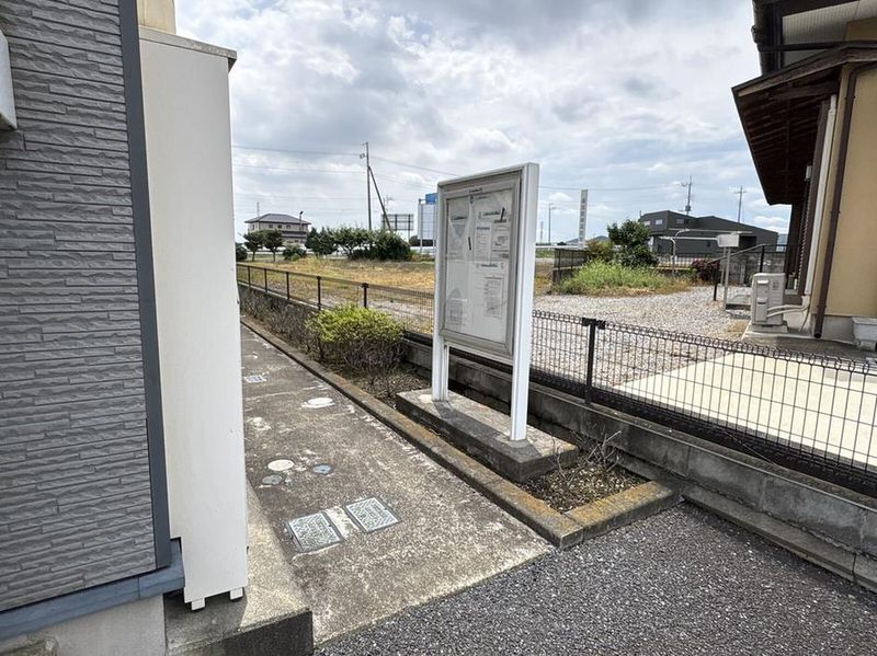 レオパレスＬＵＫＥ エントランス