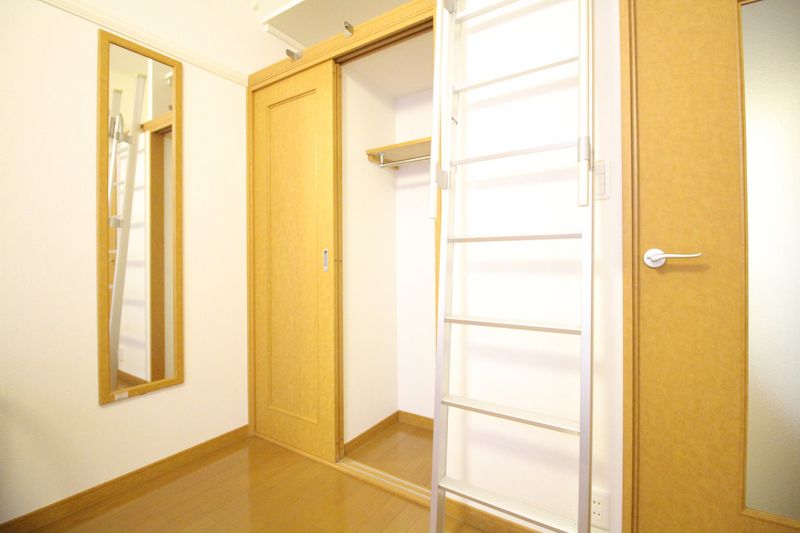 レオパレスクリスタ住吉 収納