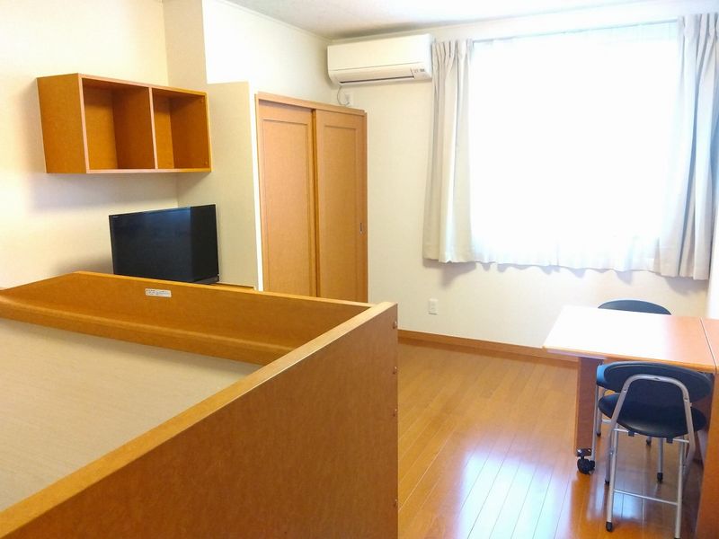 レオパレスハッピネスⅡ 居間