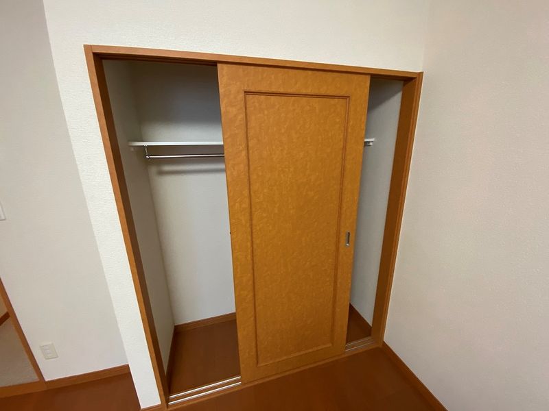 レオパレスプラウ 収納