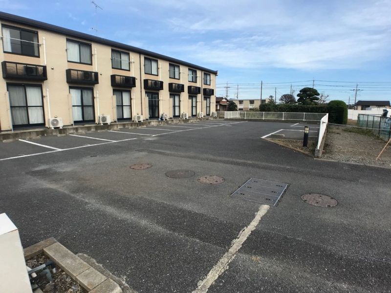 レオパレスプティット　メゾン 駐車場