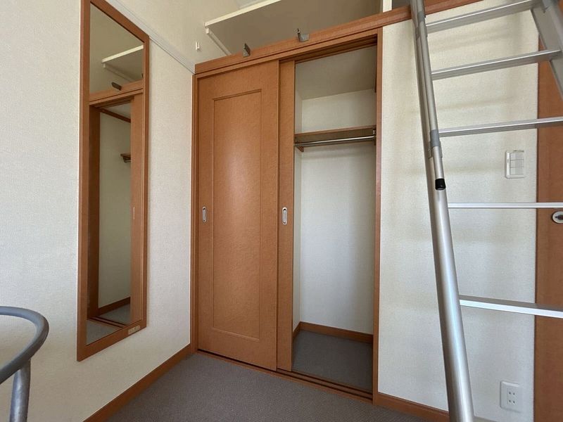レオパレスロイヤルリーフ 収納