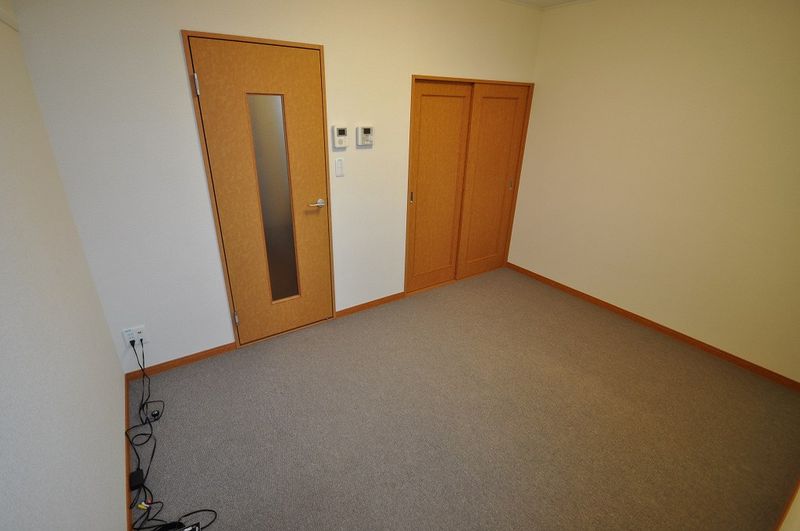 レオパレスモンターニュ日向 居間
