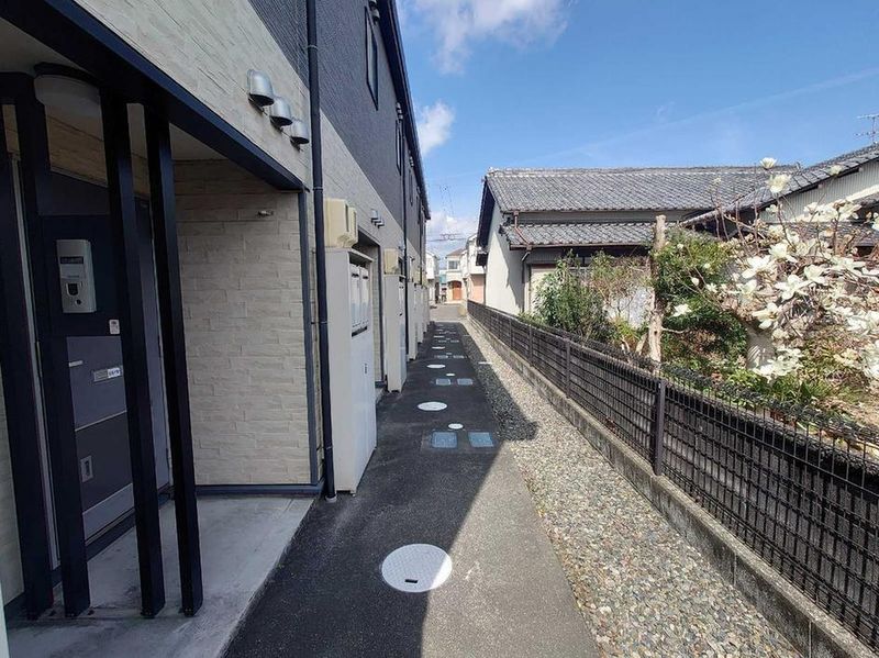 レオパレス赤い靴 その他