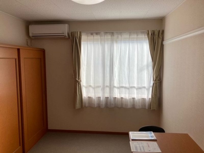 レオパレスいずみ 居間