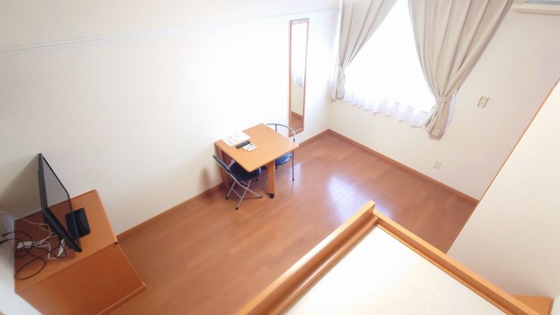レオパレスアンプリオ　シエル 居間