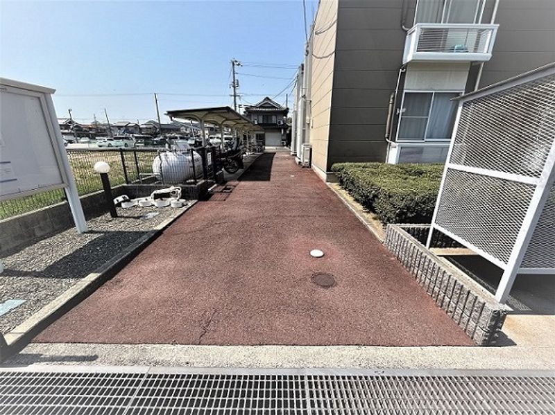 レオパレスコンフォート山手Ａ エントランス