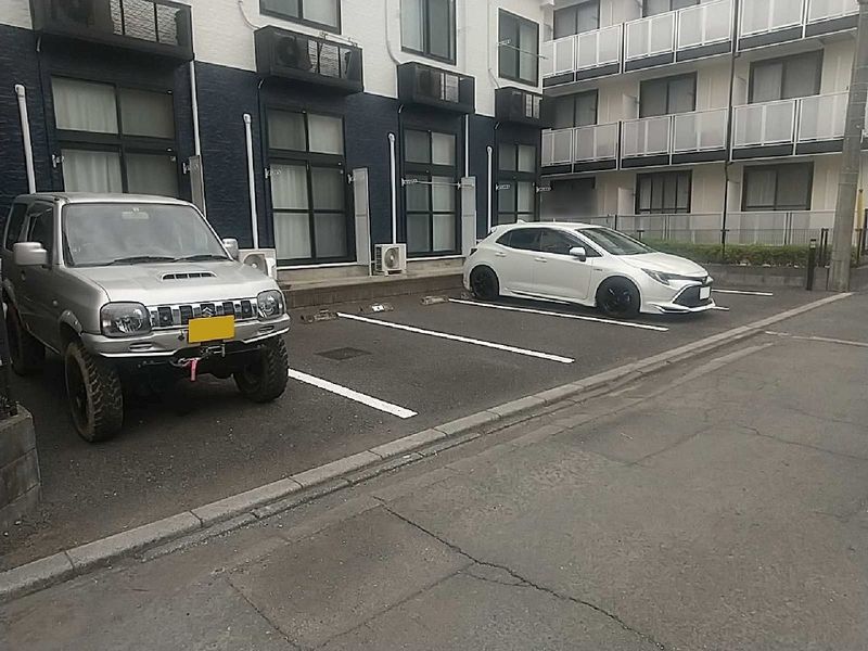レオパレスイーグルⅡ 駐車場