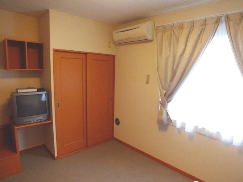 レオパレスメゾン　ローリエ 居間