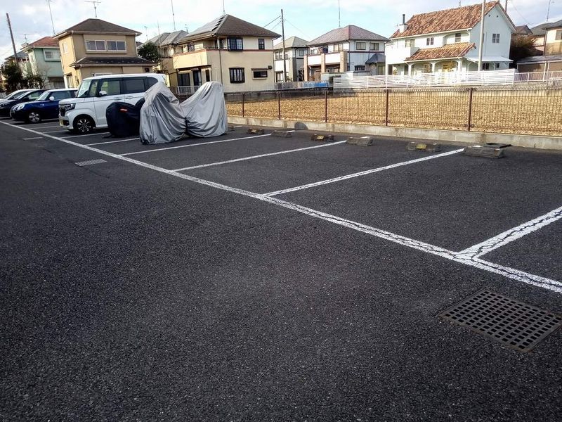 レオパレスメゾンエスペランス 駐車場