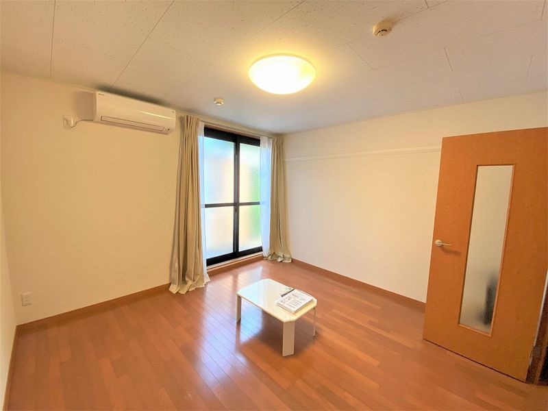 レオパレス沙羅ノ木 居間