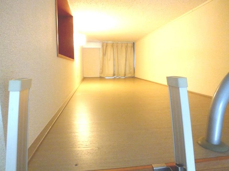 レオパレスシャンブル穴川 収納