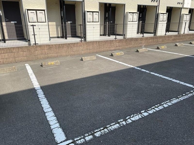 レオパレスＫＭＹ郡山 駐車場