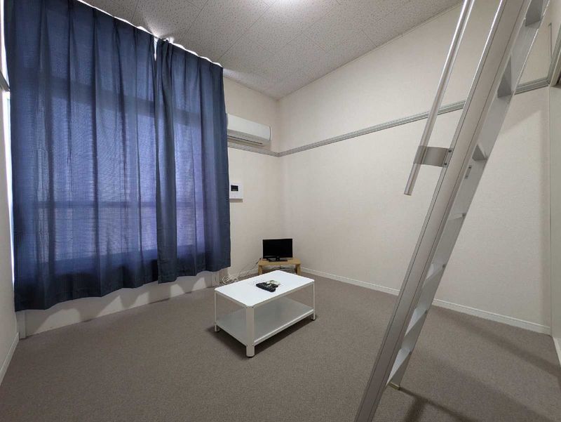レオパレスインパストラル 居間