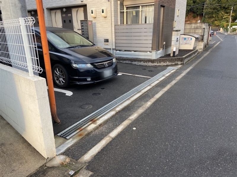 クレイノ八幡 駐車場