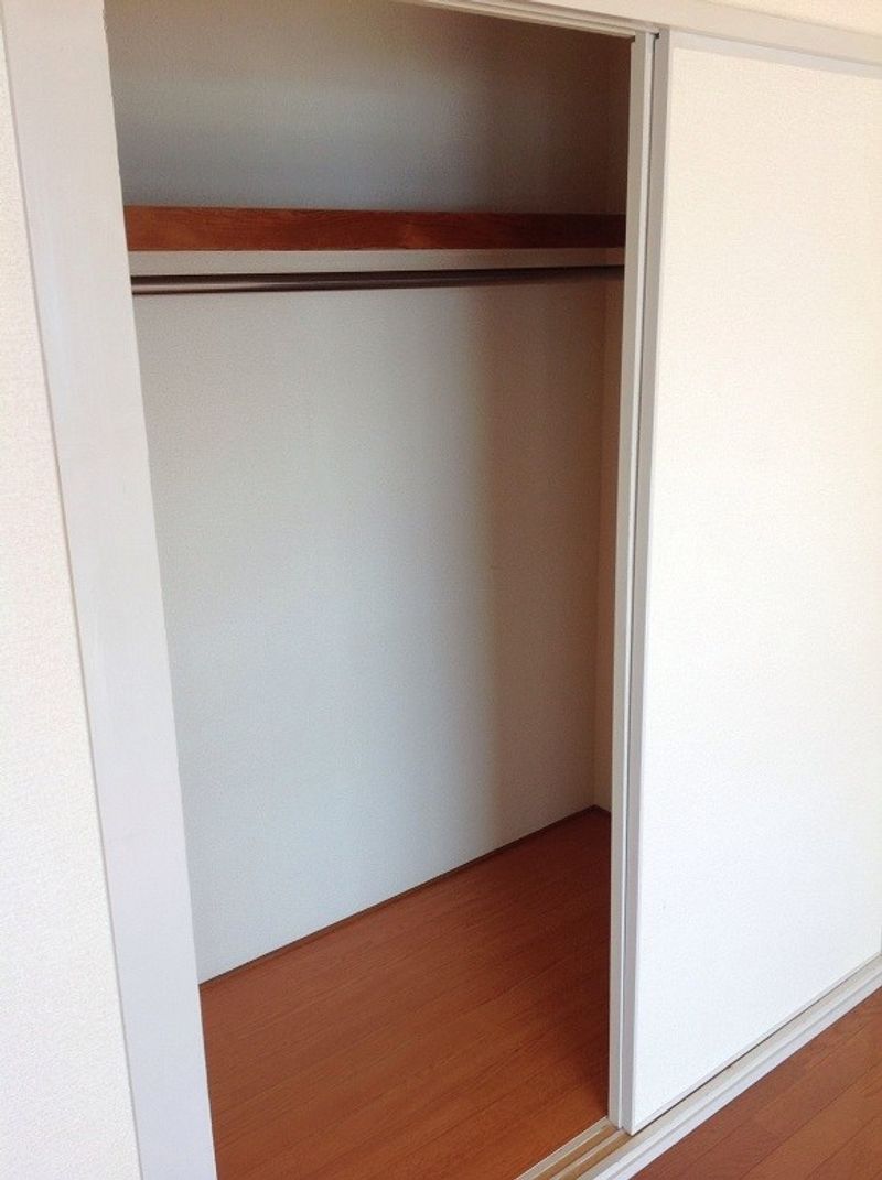 レオパレス康徳ハイツ 収納