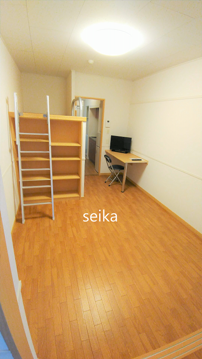 レオパレスボニータドイス 居間