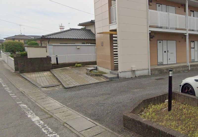 レオパレスアクセス岡芹 エントランス