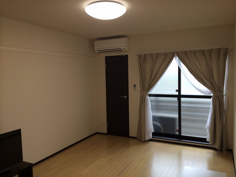 レオネクスト東たつみⅡ 居間