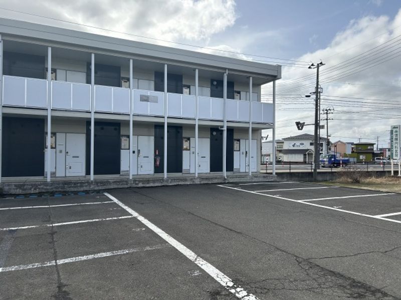 レオパレスＣａｒｒｅｆｏｕｒ 駐車場