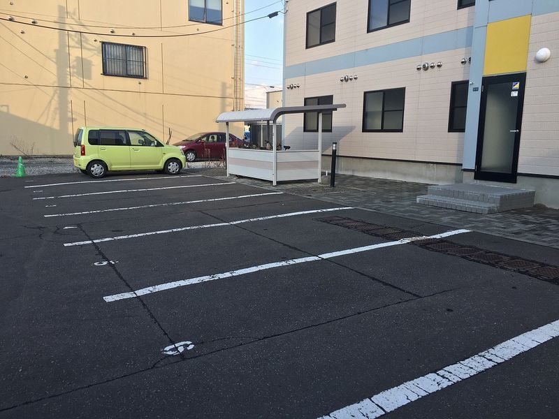 レオパレスエスポワール 駐車場